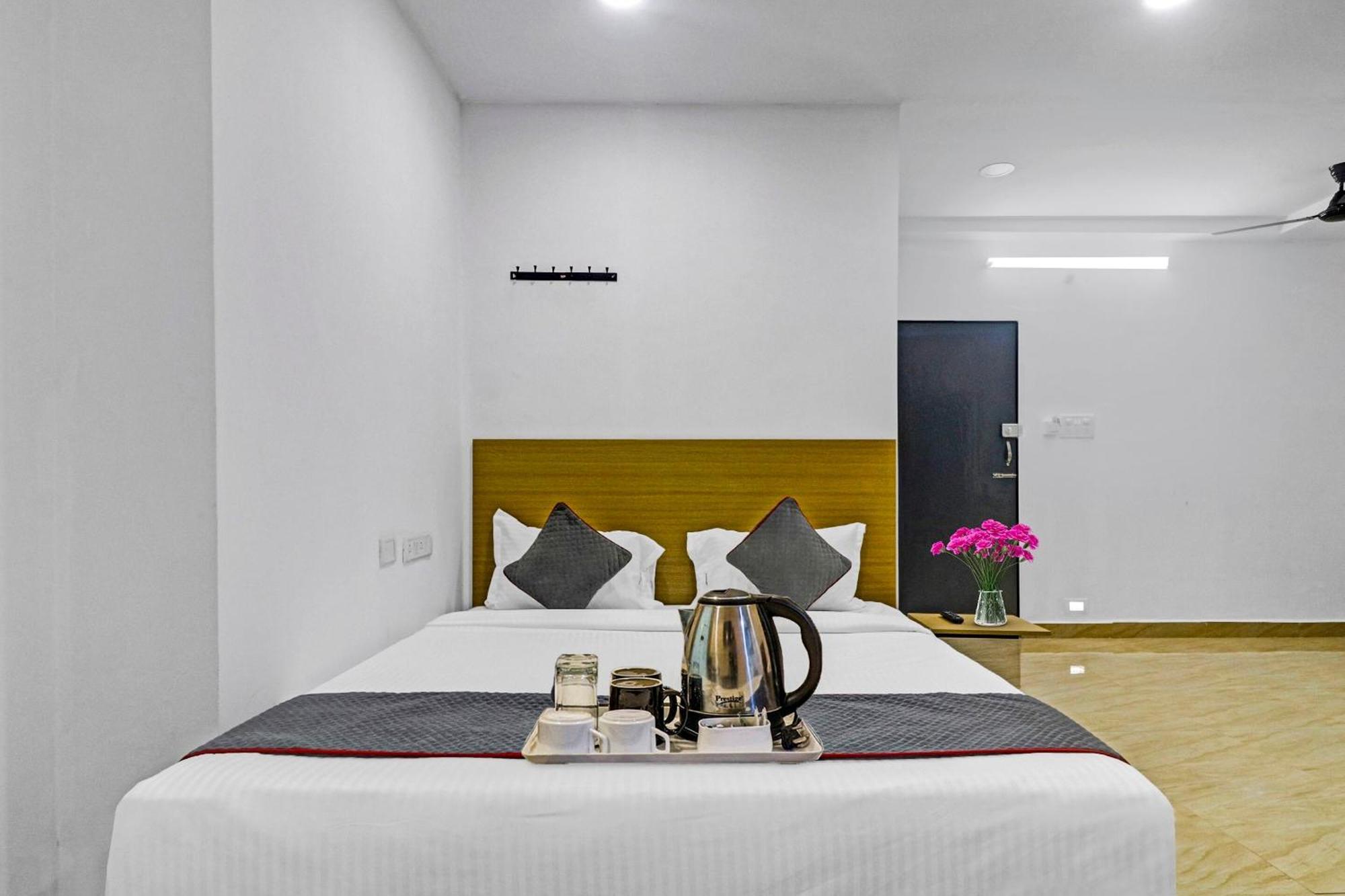 Townhouse De Alphabet Hotel Gachibowli Eksteriør bilde