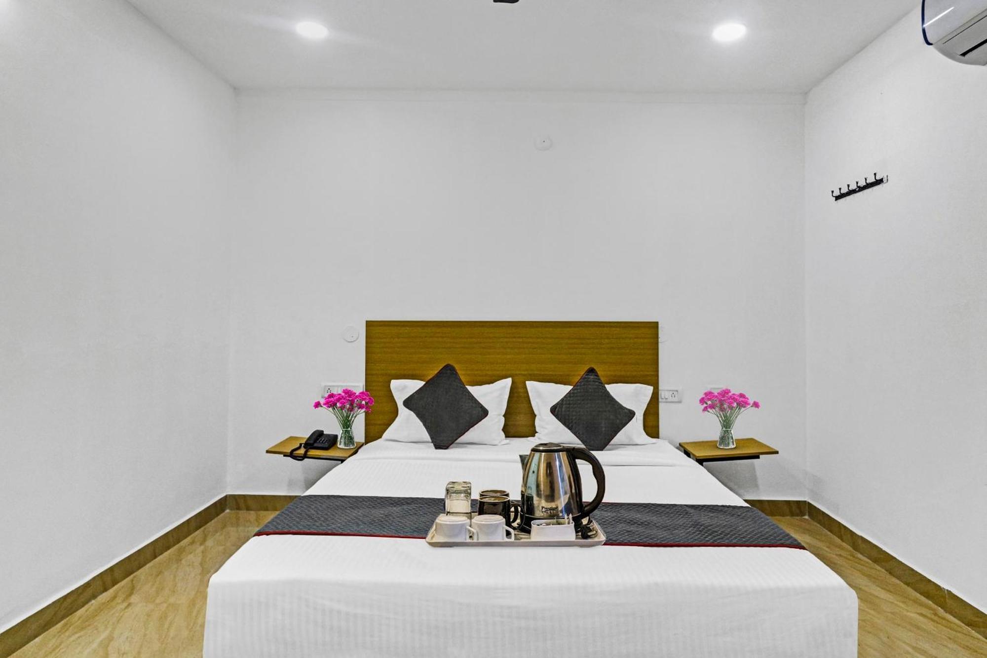 Townhouse De Alphabet Hotel Gachibowli Eksteriør bilde