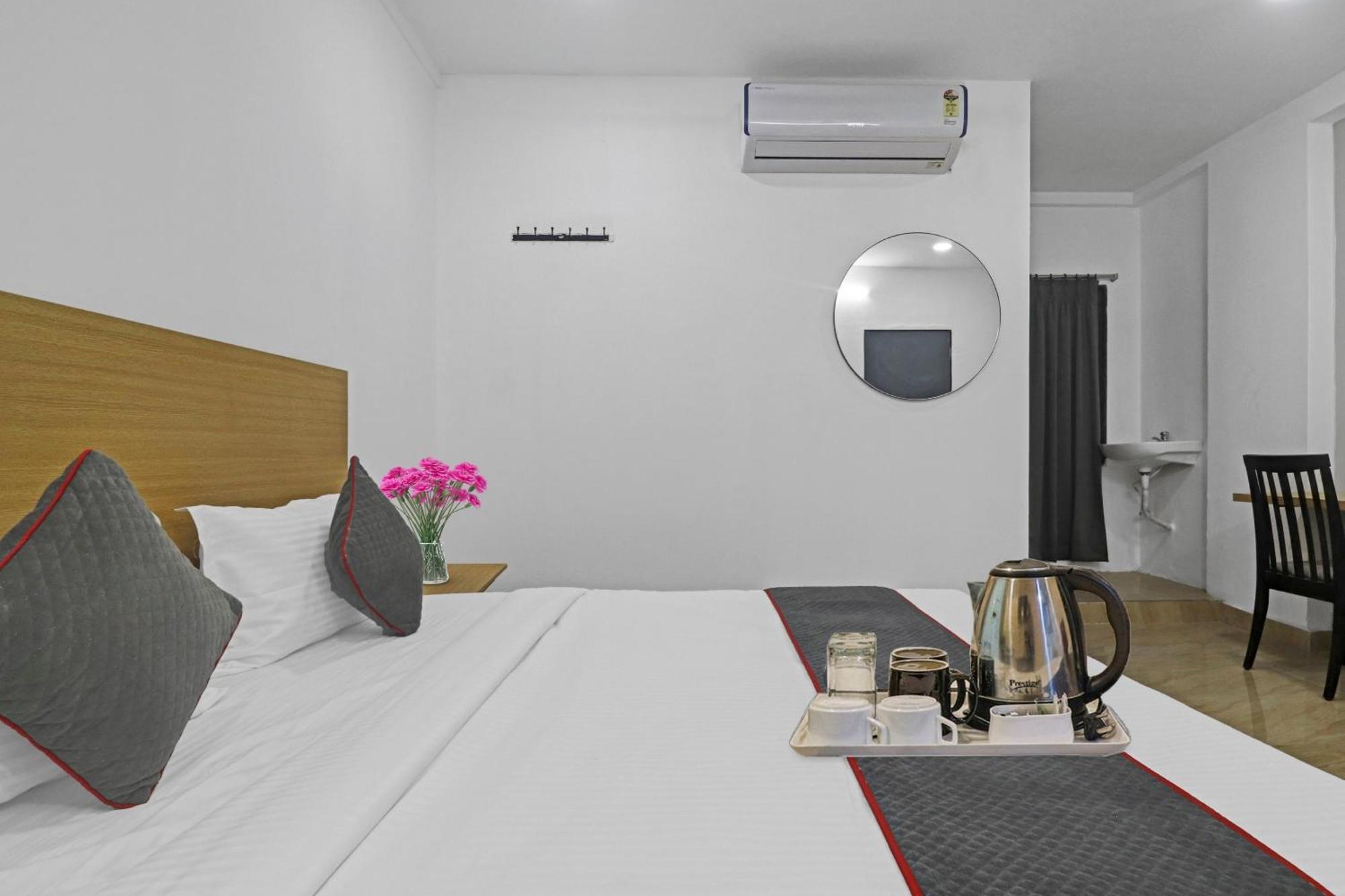 Townhouse De Alphabet Hotel Gachibowli Eksteriør bilde